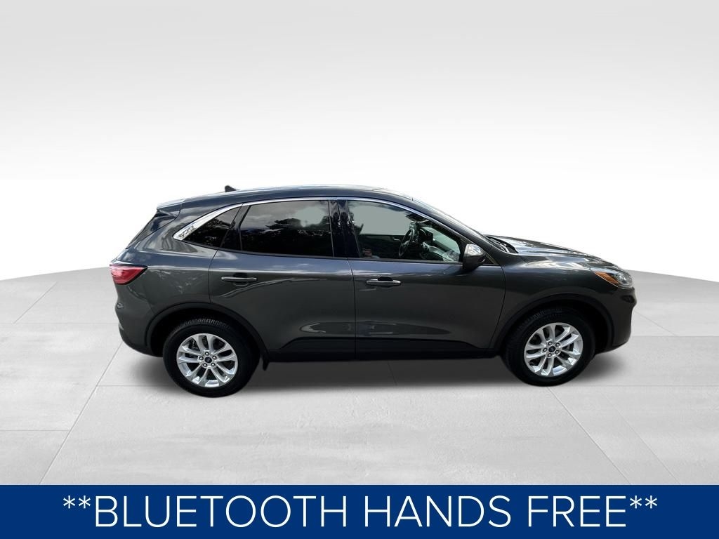 2020 Ford Escape SE photo 3
