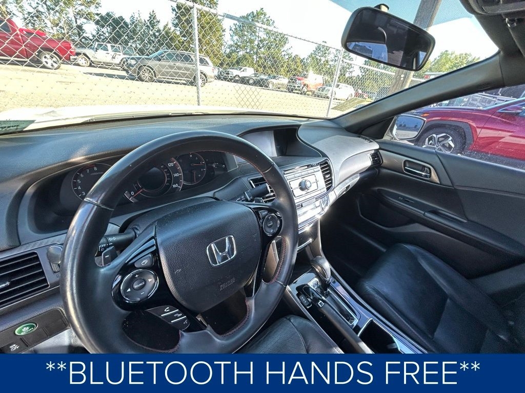 2017 Honda Accord Sport SE photo 2