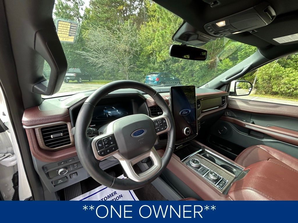 2022 Ford Expedition Limited photo 2