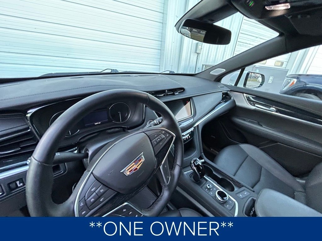 2025 Cadillac XT5 Premium Luxury photo 2