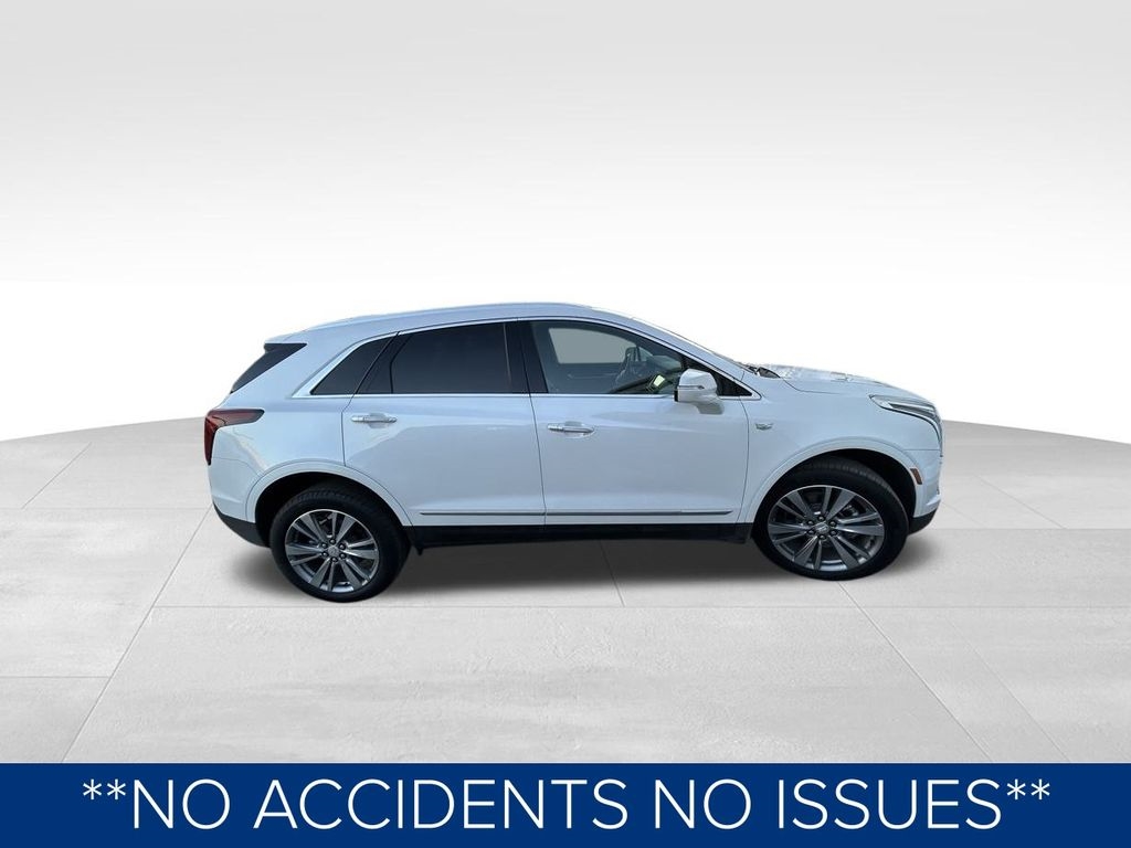 2025 Cadillac XT5 Premium Luxury photo 3