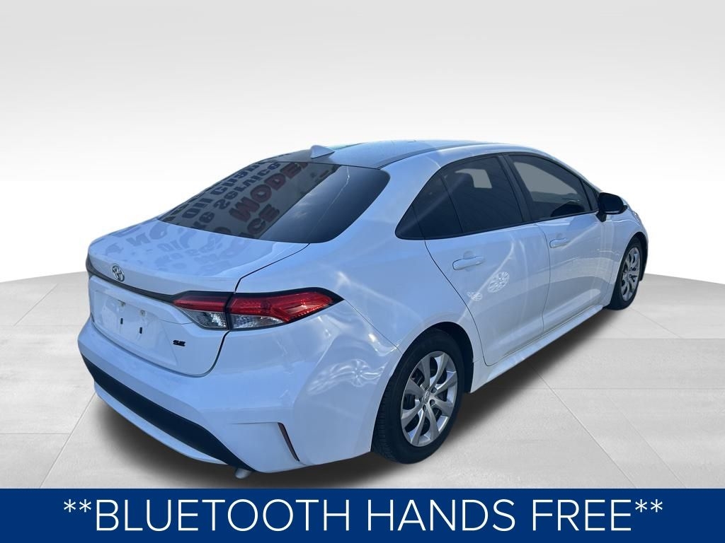 2021 Toyota Corolla LE photo 3