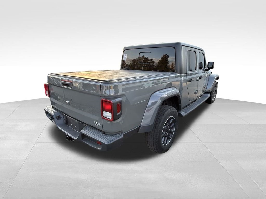 2023 Jeep Gladiator Overland photo 2