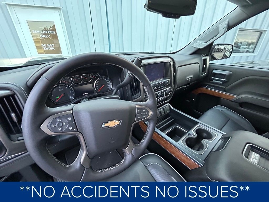 2017 Chevrolet Silverado 1500 High Country photo 2