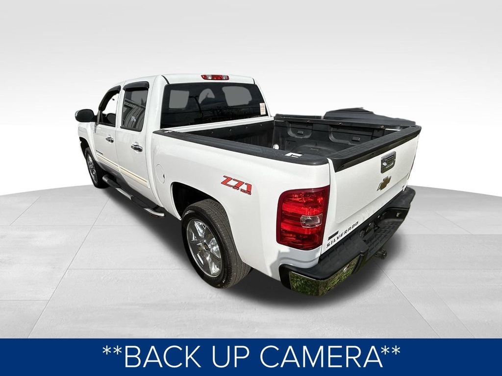2011 Chevrolet Silverado 1500 LT photo 4