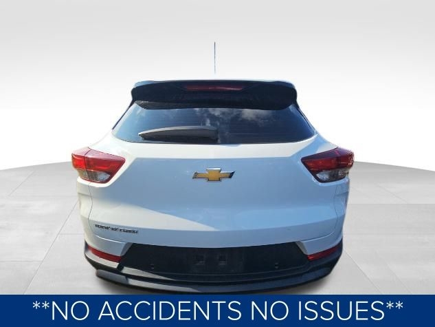 2021 Chevrolet Trailblazer LS photo 2