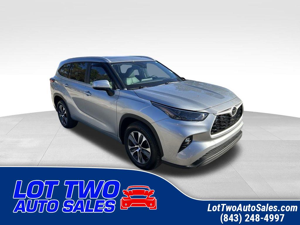 2023 Toyota Highlander XLE's photo