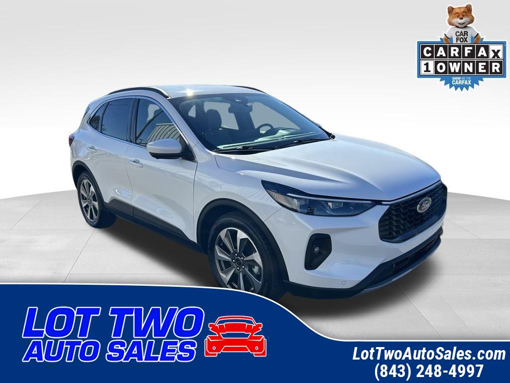 2025 Ford Escape Platinum's photo