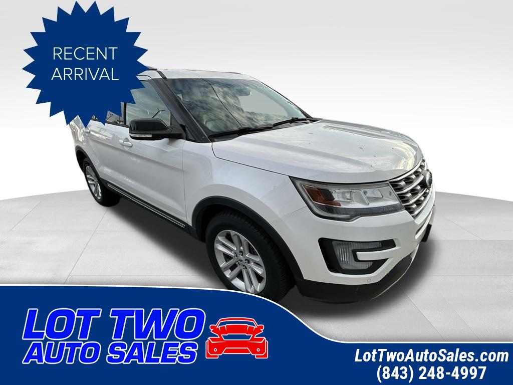 2017 Ford Explorer XLT's photo