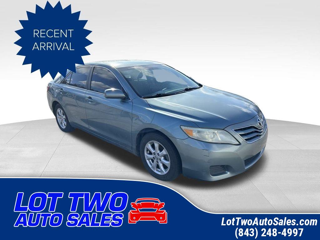 2011 Toyota Camry LE's photo