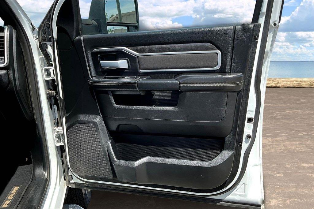 RAM 3500 Big Horn Crew Cab LWB 4WD DRW 2024