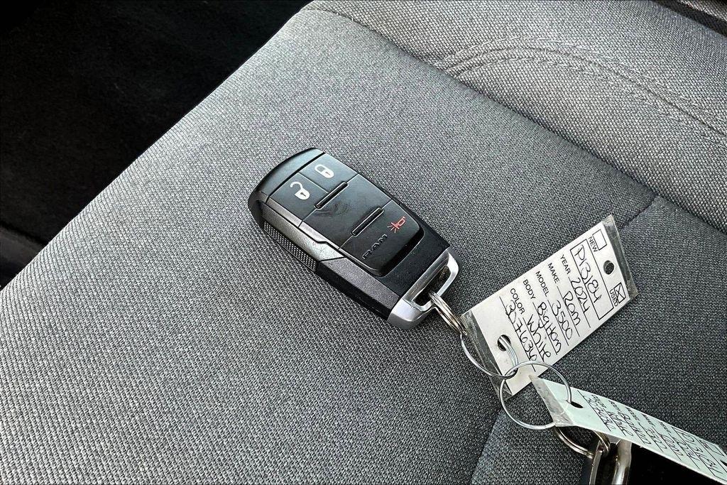 RAM 3500 Big Horn Crew Cab LWB 4WD DRW 2024