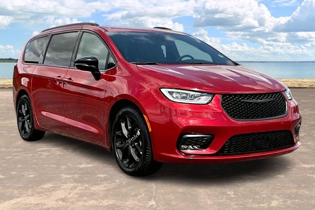 Chrysler Pacifica Limited 2025