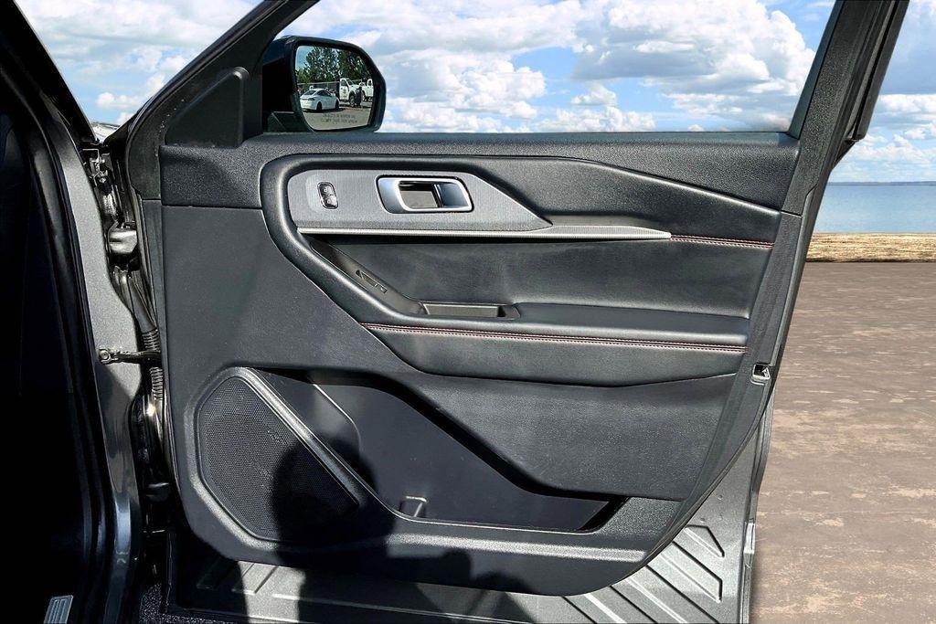 Ford Explorer ST-Line 2025