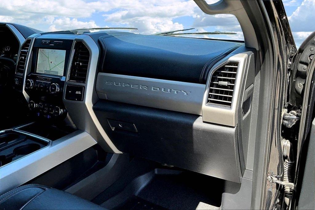 Ford F-250 SD Lariat Crew Cab 4WD 2021