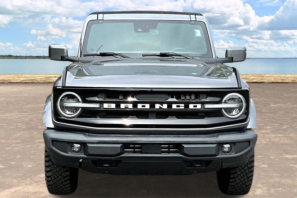 Ford Bronco Base 4-Door w/Advanced 2023