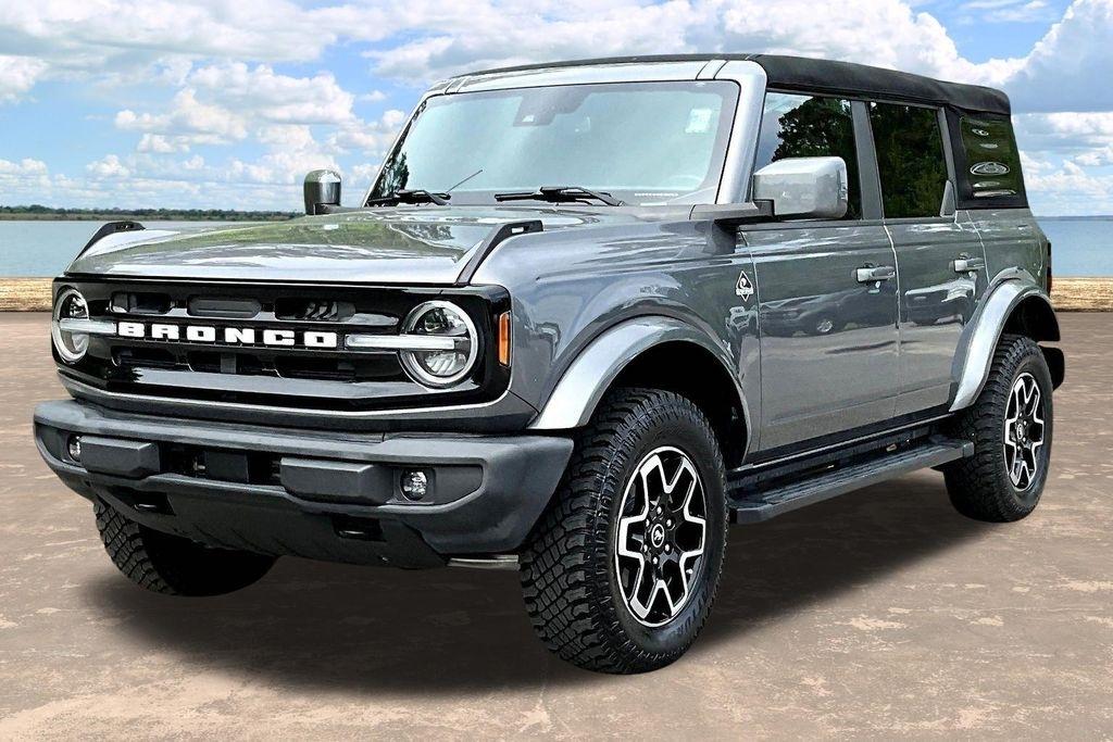 Ford Bronco Base 4-Door w/Advanced 2023