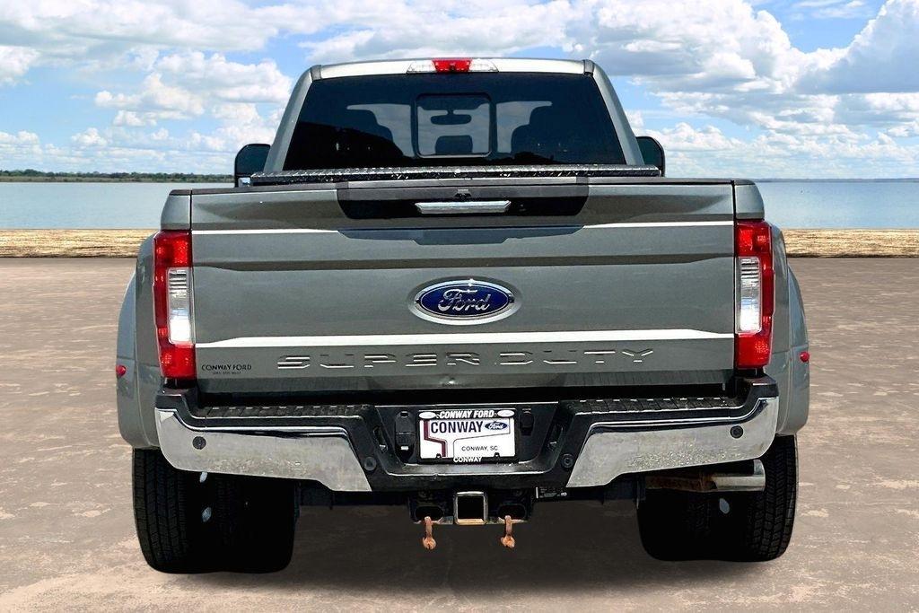 Ford F-350 SD Lariat Crew Cab Long Bed DRW 4WD 2019