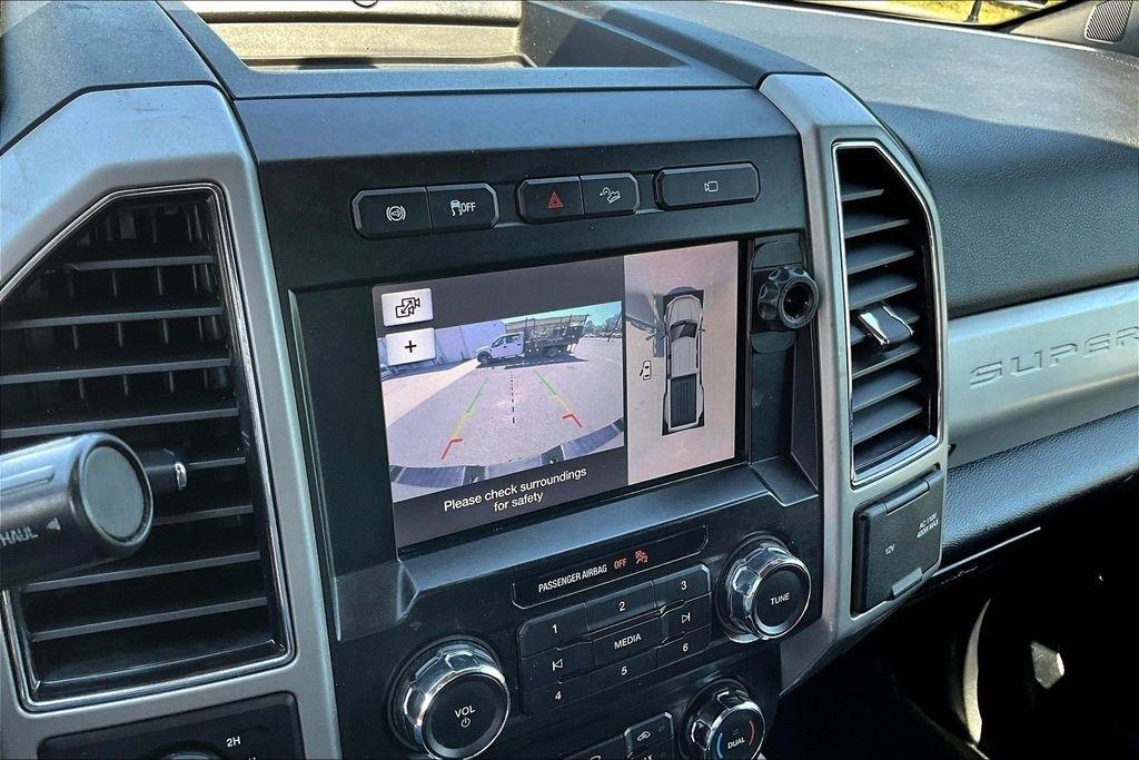 Ford F-350 SD Lariat Crew Cab Long Bed DRW 4WD 2019