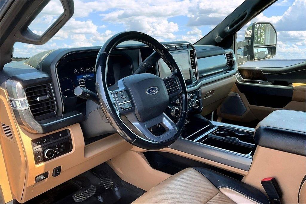 Ford F-250 SD XL Crew Cab 4WD 2023