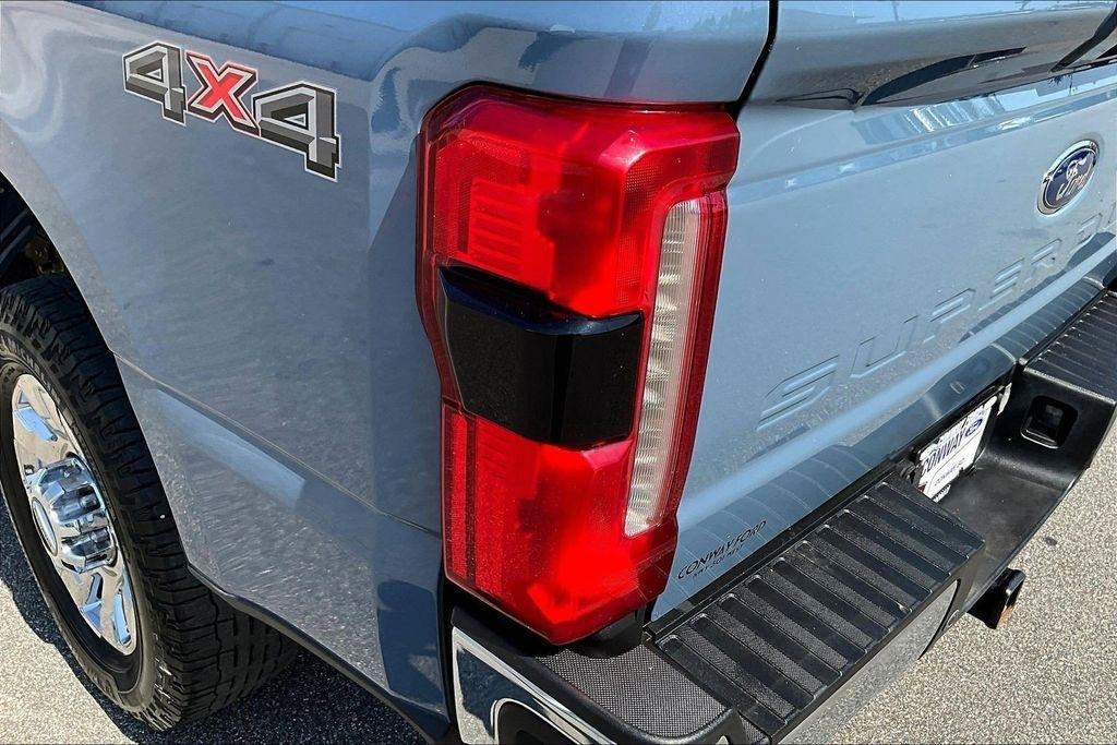 Ford F-250 SD XL Crew Cab 4WD 2023