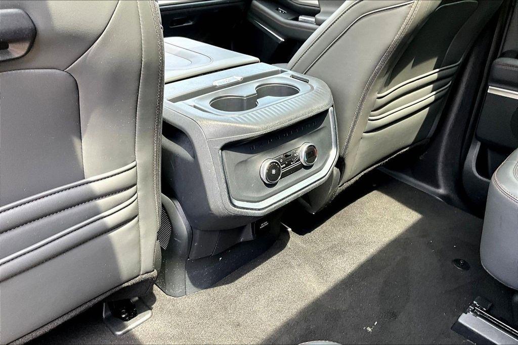 Ford Expedition Active 4WD 2025