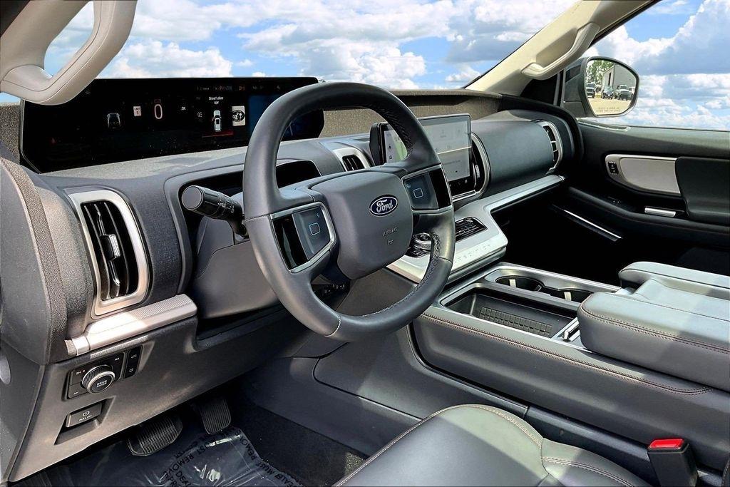 Ford Expedition Active 4WD 2025