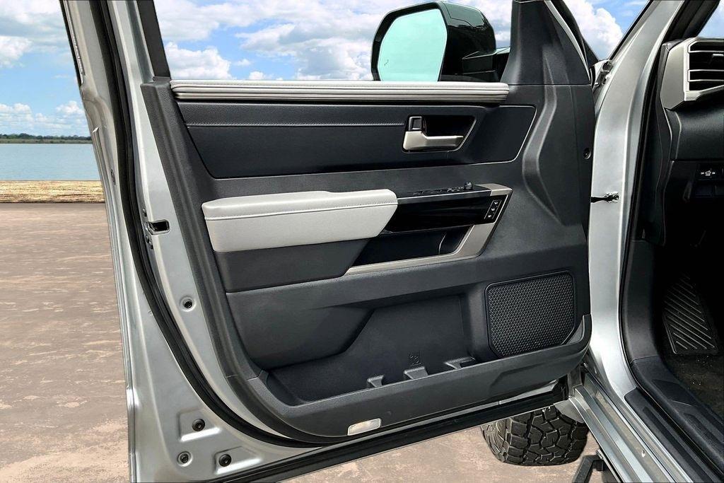 Toyota Tundra Limited CrewMax 4WD 2025