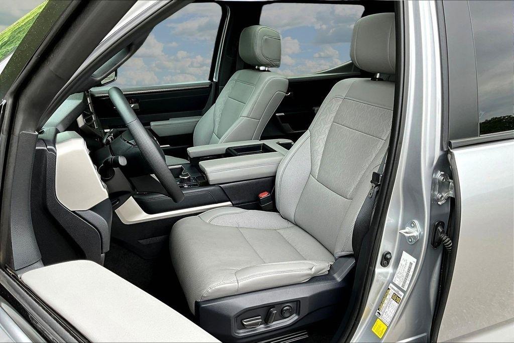 Toyota Tundra Limited CrewMax 4WD 2025