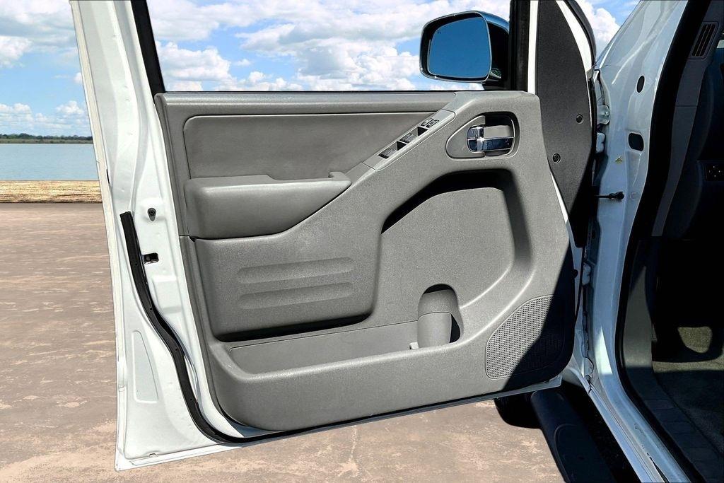 Nissan Frontier SL Crew Cab 5AT 4WD 2017