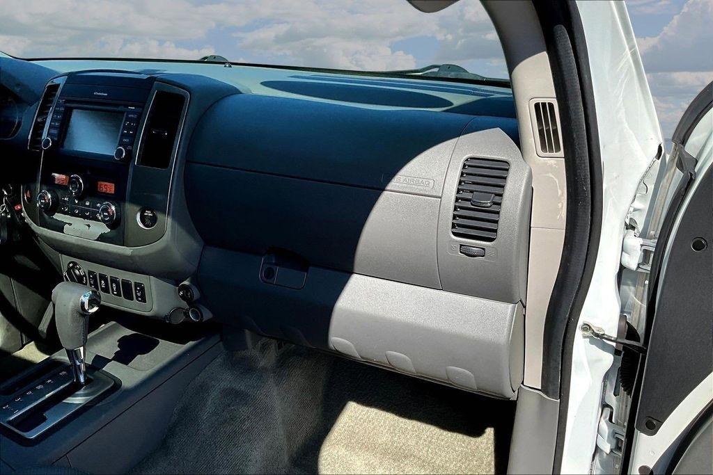Nissan Frontier SL Crew Cab 5AT 4WD 2017