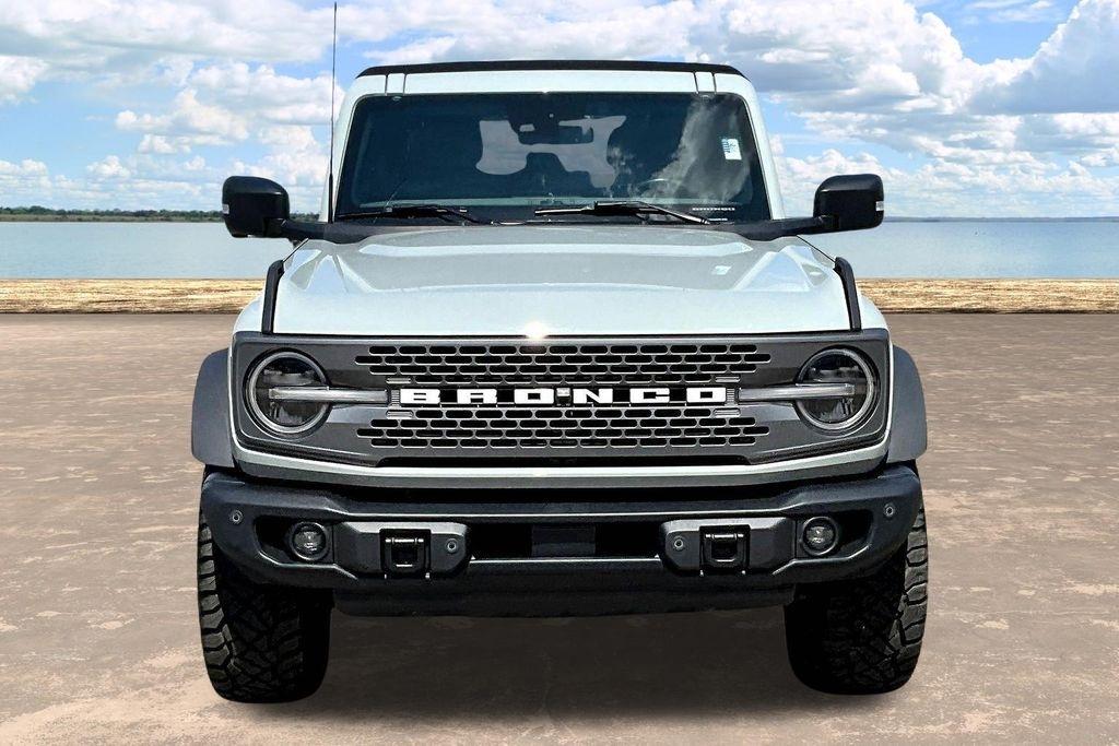 Ford Bronco Base 4-Door w/Advanced 2023