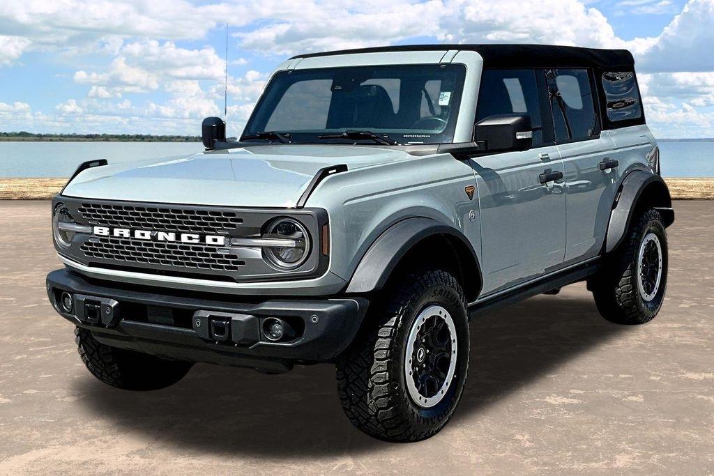 Ford Bronco Base 4-Door w/Advanced 2023