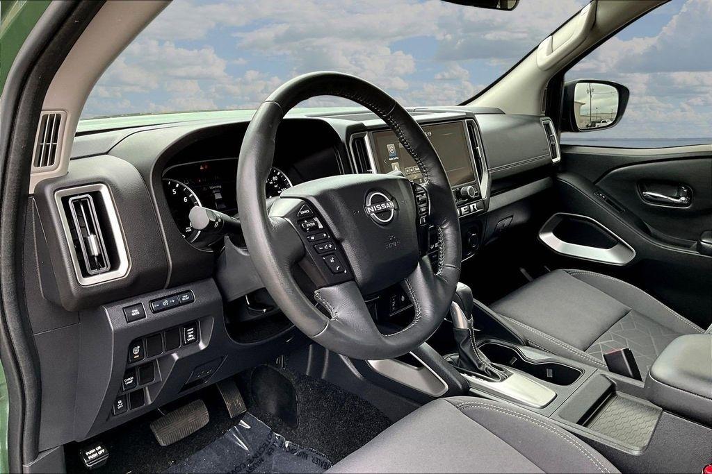 Nissan Frontier SV Crew Cab 2WD 2025