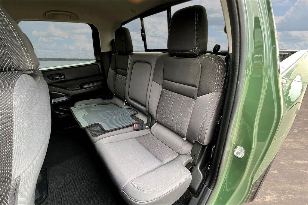 Nissan Frontier SV Crew Cab 2WD 2025