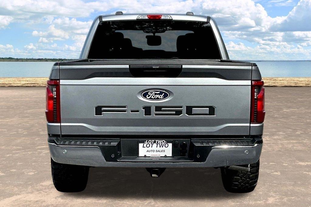 Ford F-150 XLT SuperCrew 4WD 2025