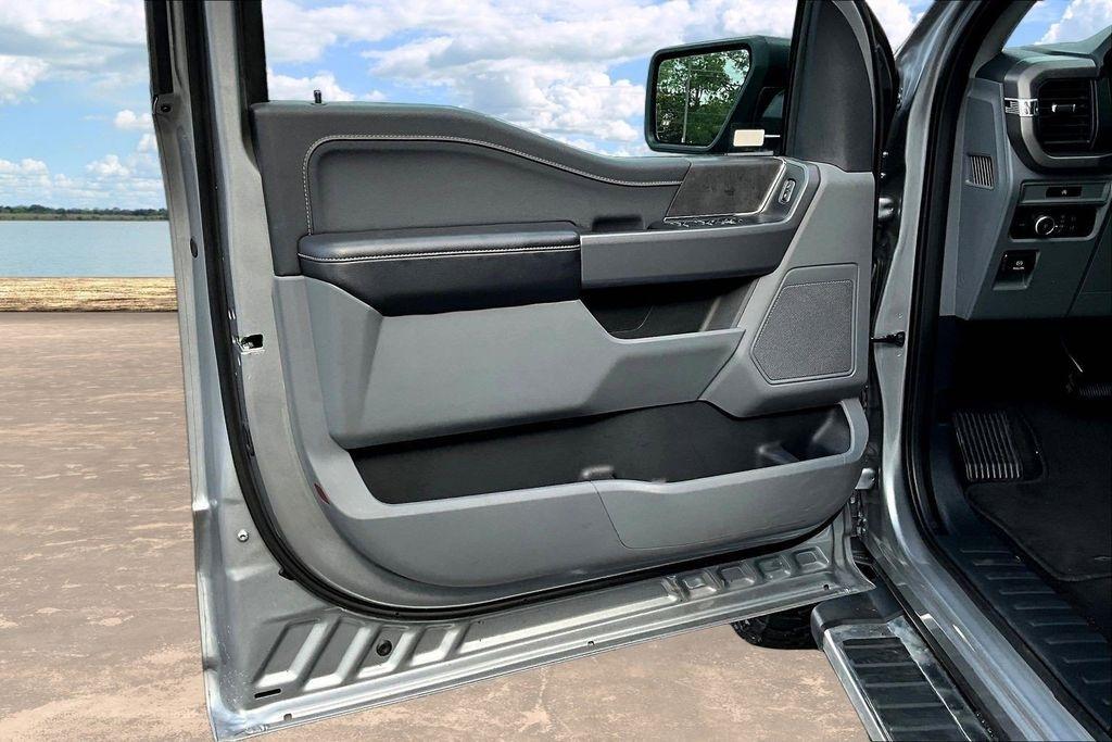 Ford F-150 XLT SuperCrew 4WD 2025