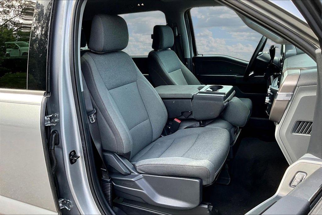 Ford F-150 XLT SuperCrew 4WD 2025
