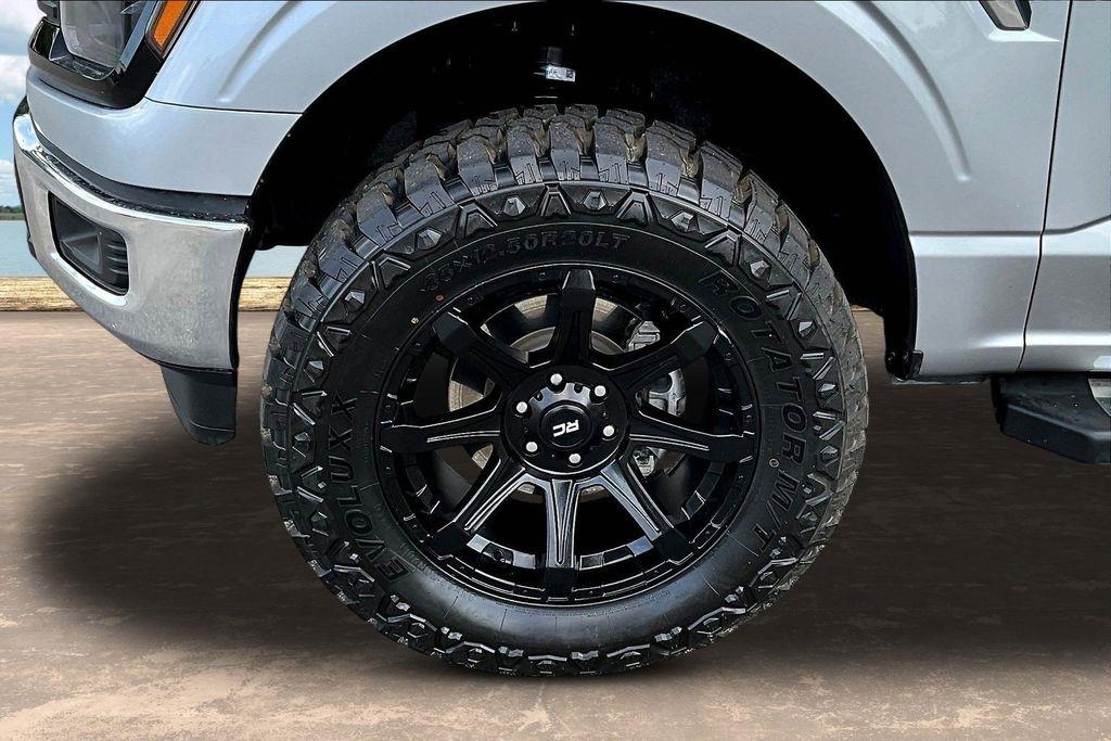 Ford F-150 XLT SuperCrew 4WD 2025
