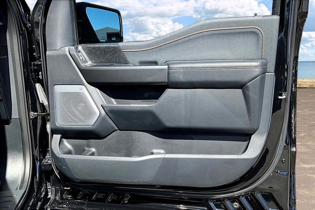 Ford F-150 Lariat SuperCrew 5.5-ft. Bed 4WD 2023