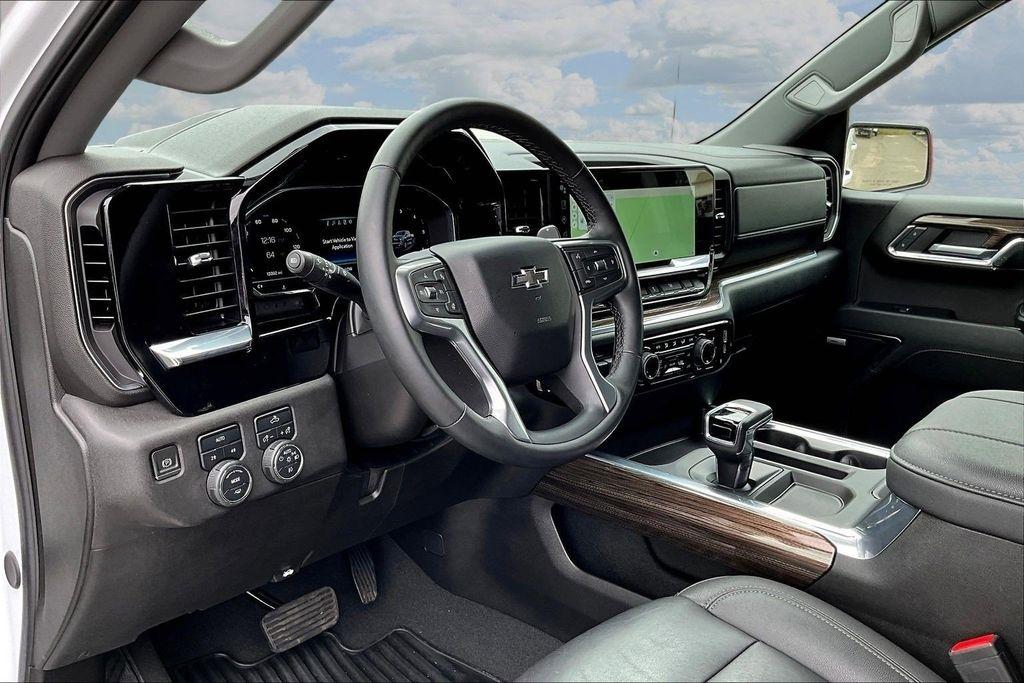 Chevrolet Silverado 1500 RST Crew Cab 4WD 2024