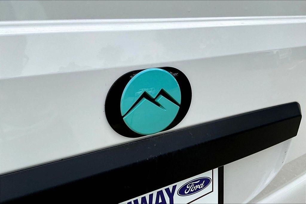 Nissan NX  2024