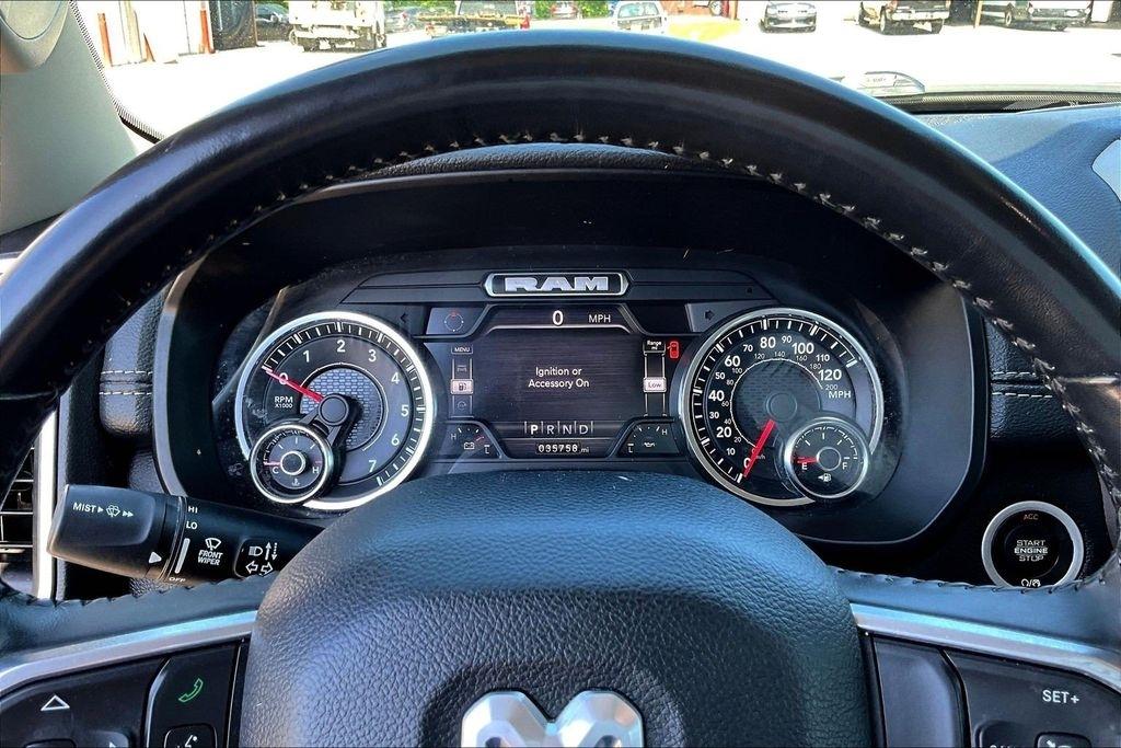 RAM 1500 Laramie 4x4 Crew Cab 5'7" Box 2022