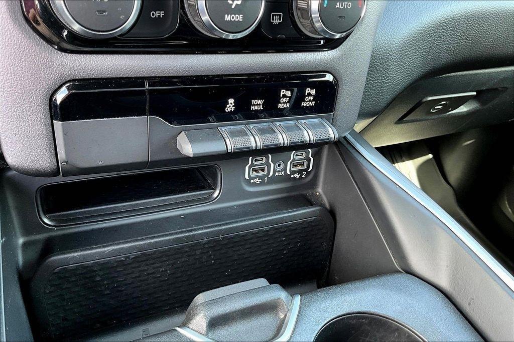 RAM 1500 Lone Star Crew Cab LB 4WD 2022