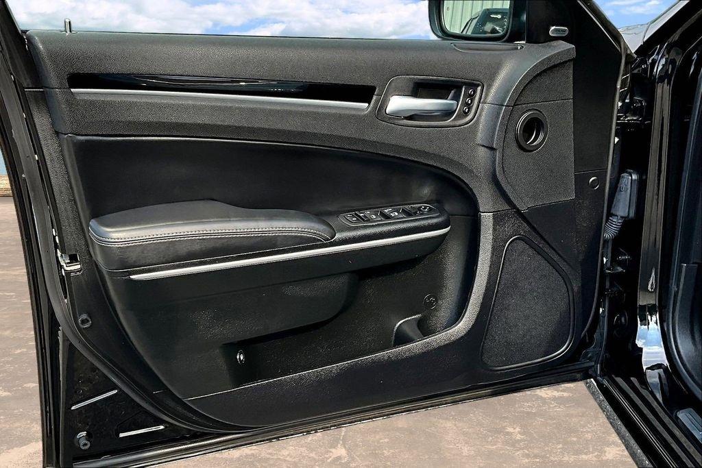 Chrysler 300 S V8 2023