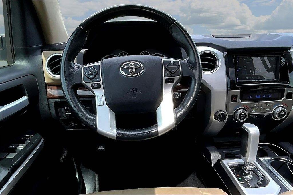 Toyota Tundra Limited 5.7L FFV CrewMax 4WD 2017