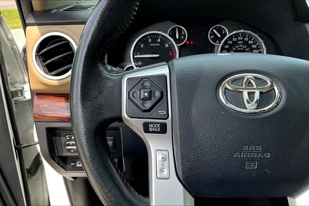 Toyota Tundra Limited 5.7L FFV CrewMax 4WD 2017