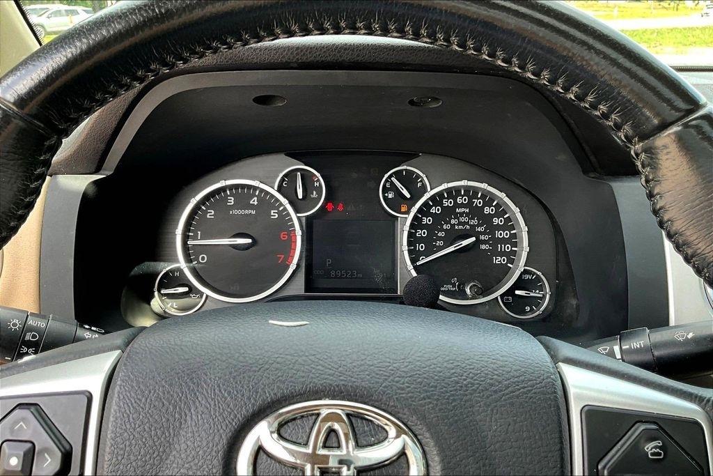 Toyota Tundra Limited 5.7L FFV CrewMax 4WD 2017