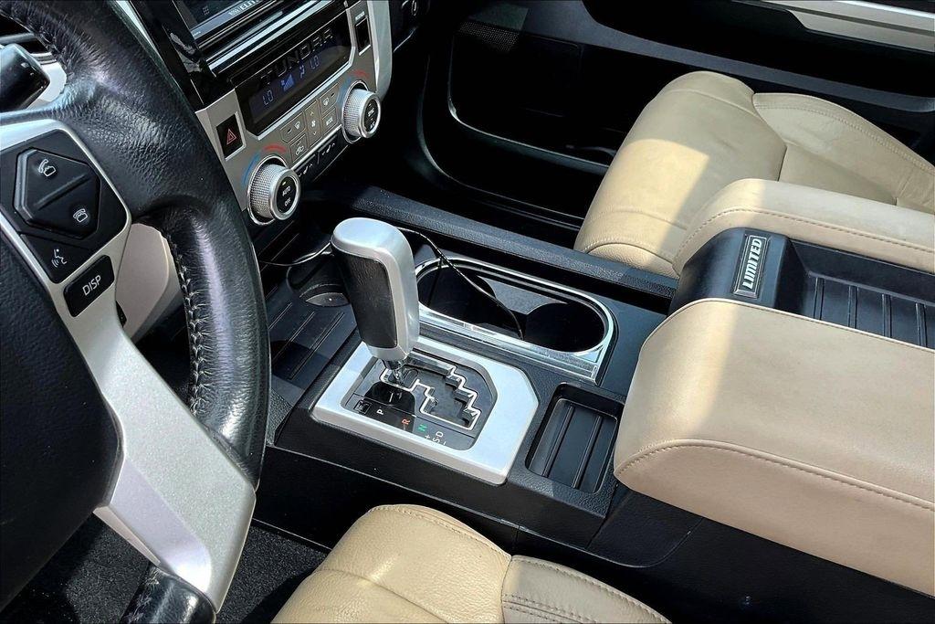 Toyota Tundra Limited 5.7L FFV CrewMax 4WD 2017