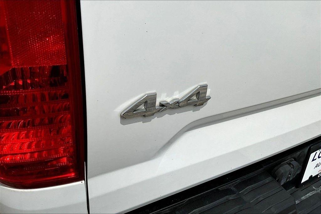Toyota Tundra Limited 5.7L FFV CrewMax 4WD 2017